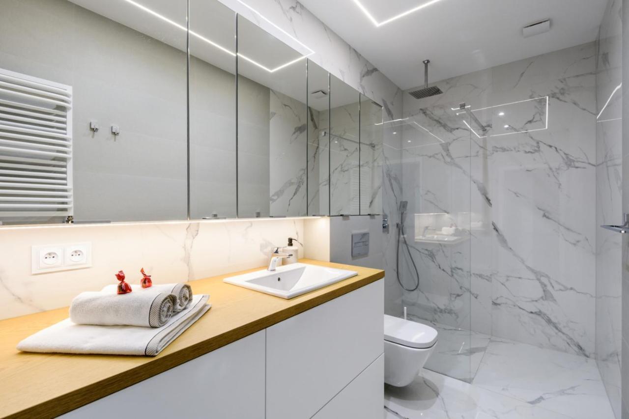Zlota Luxury Apartments Varsavia Esterno foto