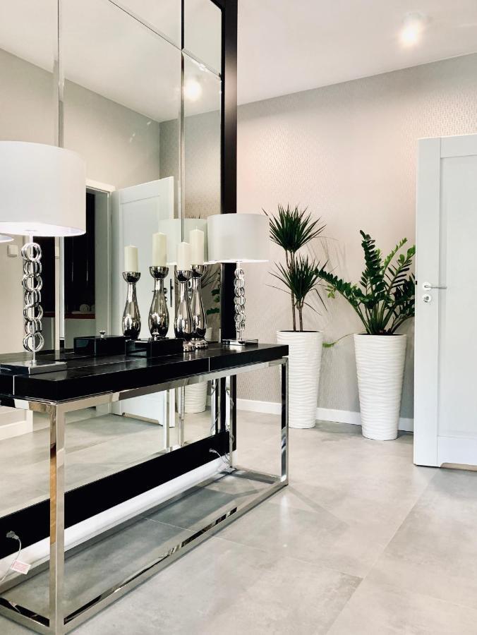 Zlota Luxury Apartments Varsavia Esterno foto