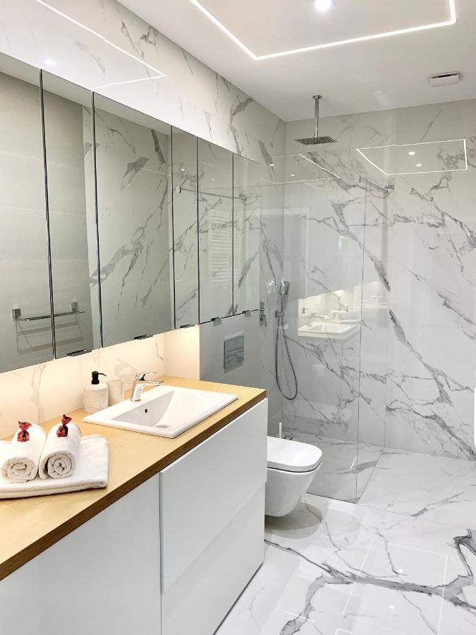 Zlota Luxury Apartments Varsavia Esterno foto