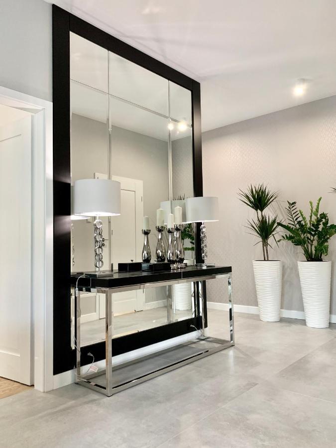 Zlota Luxury Apartments Varsavia Esterno foto