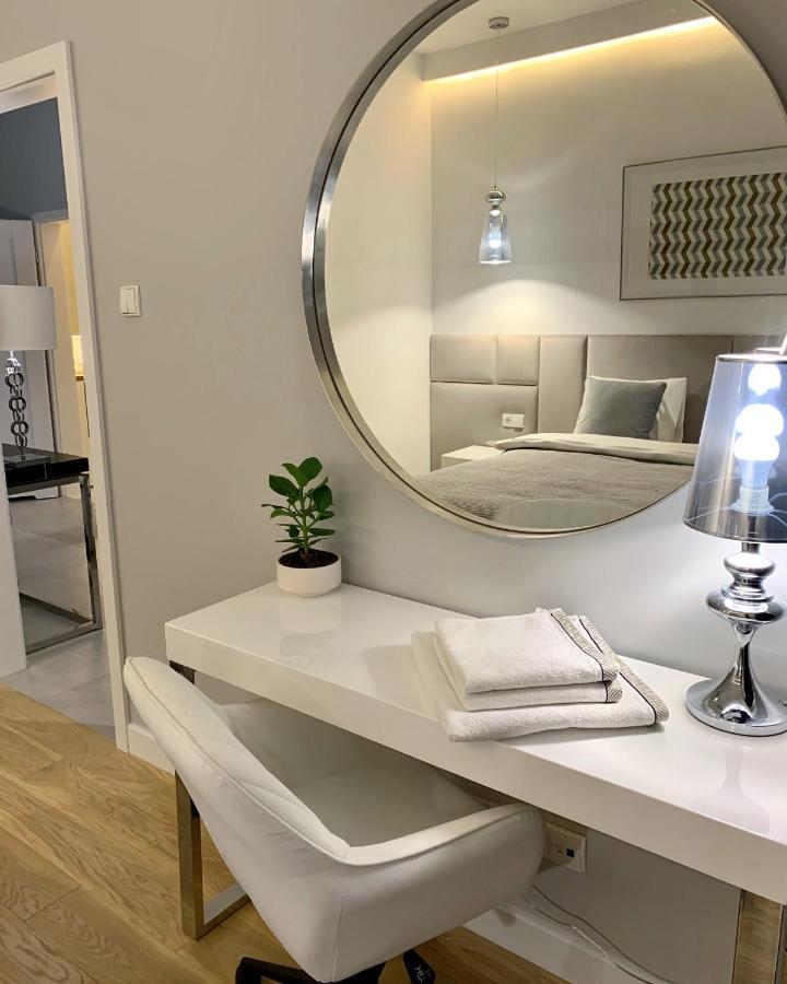 Zlota Luxury Apartments Varsavia Esterno foto